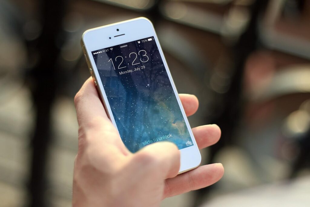 Free Iphone Smartphone photo and picture, AI Apps, Lensa, business mobile